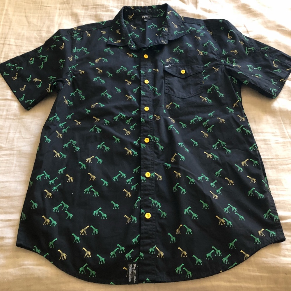 LRG Giraffe print button up